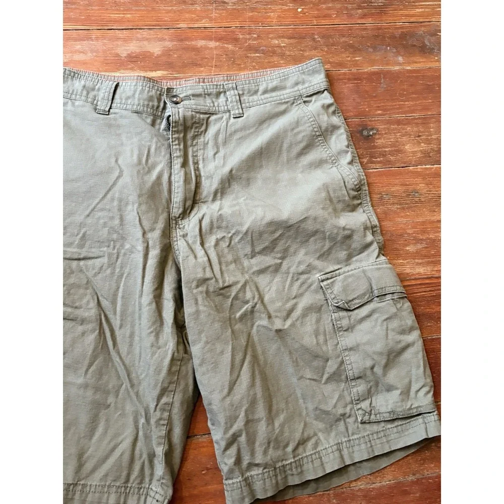 Eddie Bauer Cargo Shorts Men's Size 34 Inseam 12